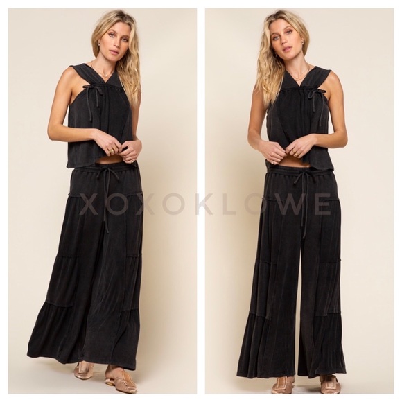 POL Black Flowy Ribbed Knit Wide Leg Pants - Picture 3 of 16